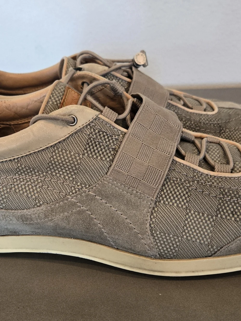 ￼

These are authentic Louis Vuitton Men's Sable Damier Geant Chrono - Picture 3 of 4